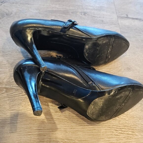 Nine West Booties, black, size 9.5 - Picture 7 of 8